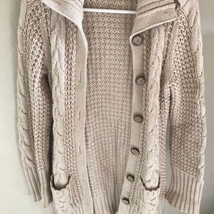 Long cream cardigan with wood buttons